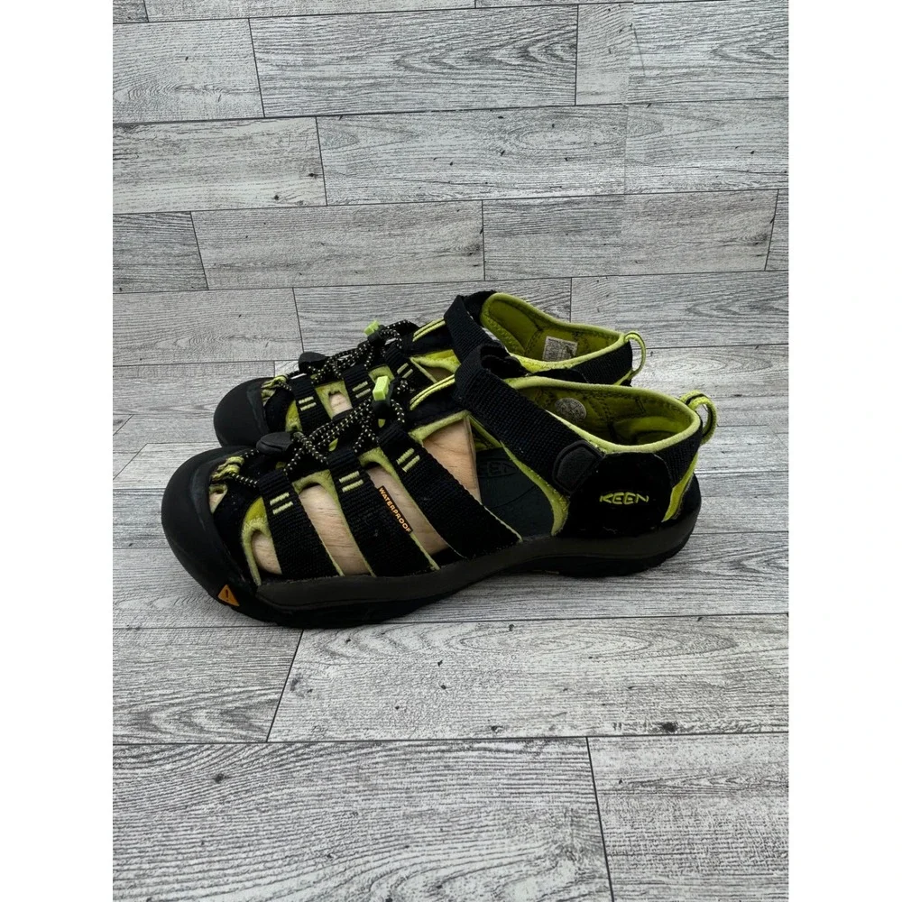 KEEN Newport H2 Sandals Black Lime Green Waterproof Hiking 1009965 Size US5 EU37